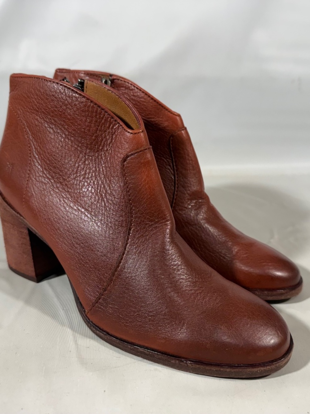 Frye Nora Zip Short Bootie Red Clay Carmel Leather Women’s Size 7 B Ankle Boot